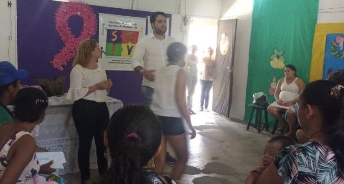 Prefeito Arthur Freitas participa de encontro com gestantes e nutrizes assistidas pelos programas sociais 