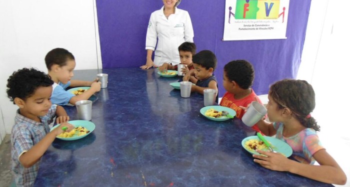 Criançada assistida pelo CRAS/SCFV recebe alimentação nutritiva e saborosa 