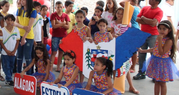 Estudantes celebram 201 anos de Alagoas