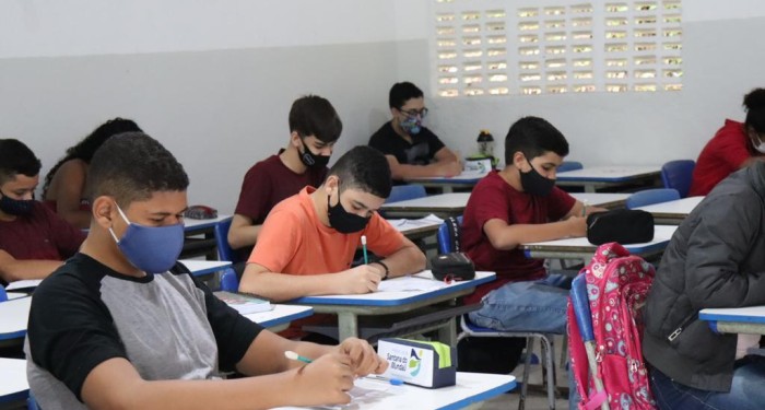 Estudantes participam da 1ª fase da Olimpíada Brasileira de Matemática