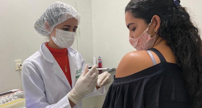 Covid-19: município ultrapassa 50% da população vacinada com a primeira dose