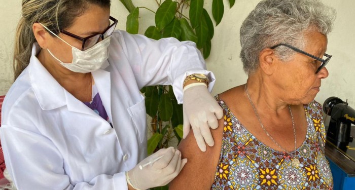 Campanha de vacinação bivalente contra COVID-19 começa no município 