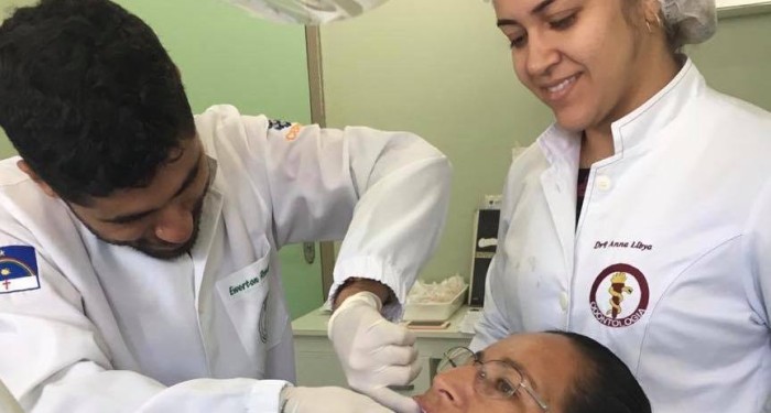 Saúde entrega próteses dentárias para pacientes