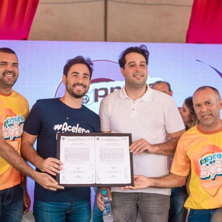Prefeito assina ordem de serviço para reforma do Mercado Público